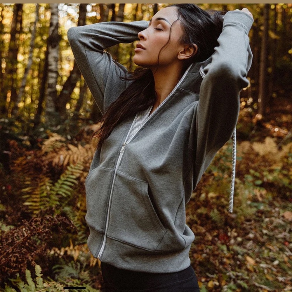 💕 Albion Heather Gray Women's Zip-Up Hoodie